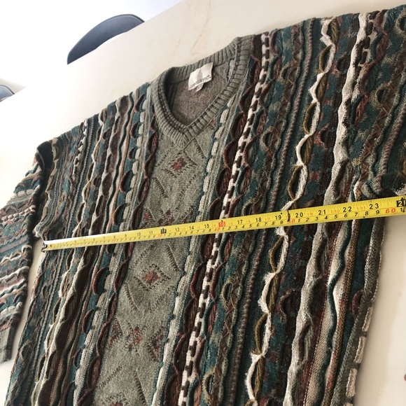 Trendy Coogi style sweater - Picture 3 of 10